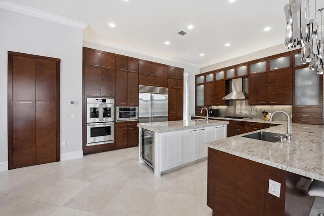16919 Crown Bridge Drive, Delray Beach, FL 33446