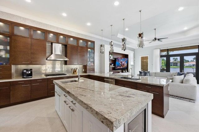 16919 Crown Bridge Drive, Delray Beach, FL 33446