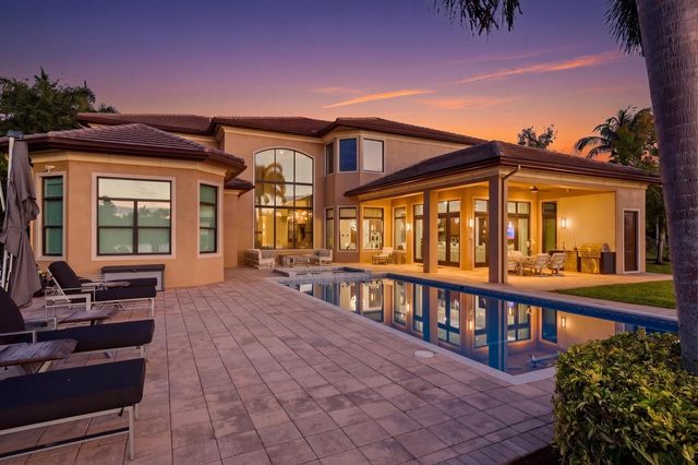 16919 Crown Bridge Drive, Delray Beach, FL 33446