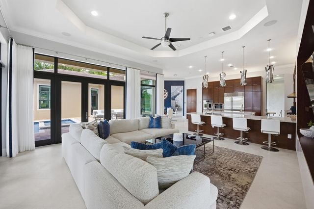 16919 Crown Bridge Drive, Delray Beach, FL 33446
