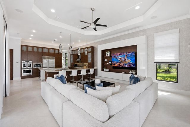 16919 Crown Bridge Drive, Delray Beach, FL 33446
