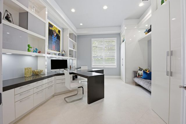 16919 Crown Bridge Drive, Delray Beach, FL 33446