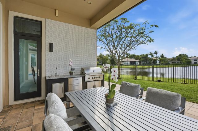 16919 Crown Bridge Drive, Delray Beach, FL 33446