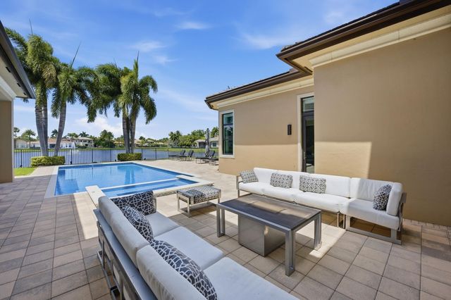 16919 Crown Bridge Drive, Delray Beach, FL 33446