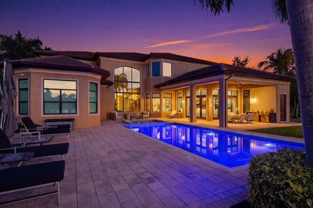 16919 Crown Bridge Drive, Delray Beach, FL 33446