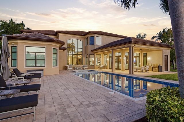 16919 Crown Bridge Drive, Delray Beach, FL 33446