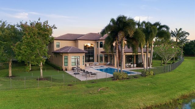 16919 Crown Bridge Drive, Delray Beach, FL 33446