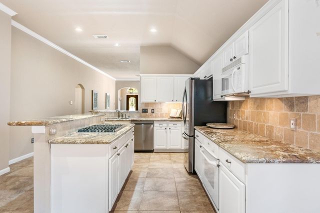 132 Fairway View Lane, Montgomery, TX 77356