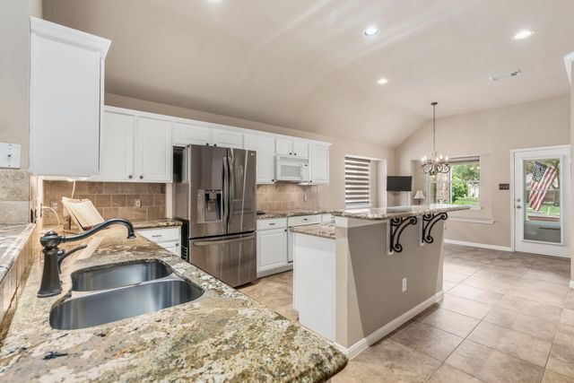 132 Fairway View Lane, Montgomery, TX 77356