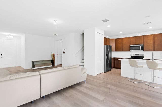 193 NW 36th Ave, Pompano Beach, FL 33069