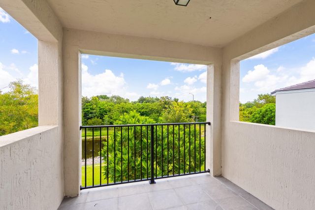193 NW 36th Ave, Pompano Beach, FL 33069