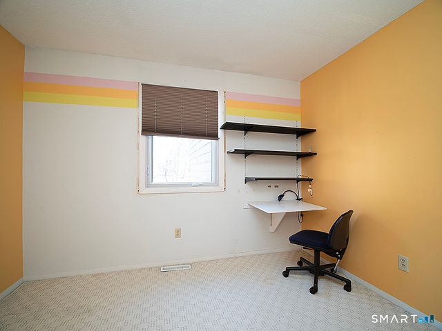 19 Hampton Park 19, Branford, CT 06405