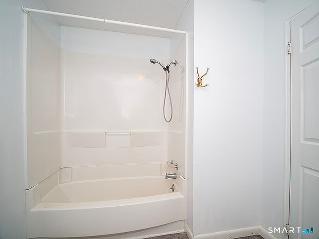 19 Hampton Park 19, Branford, CT 06405