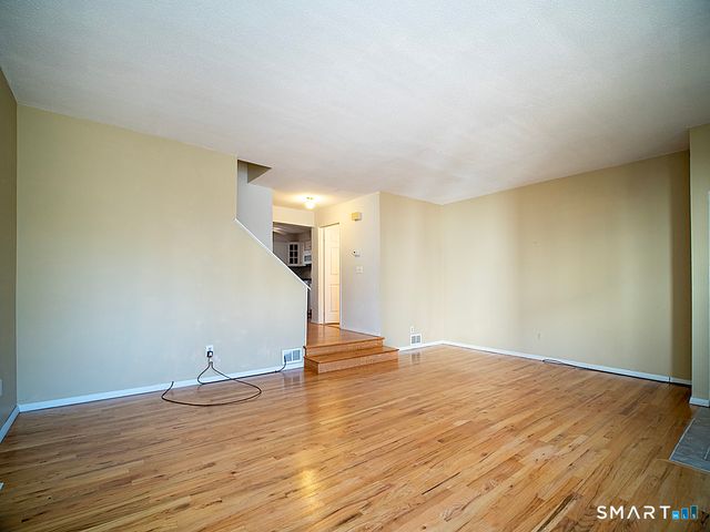 19 Hampton Park 19, Branford, CT 06405