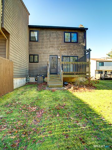 19 Hampton Park 19, Branford, CT 06405