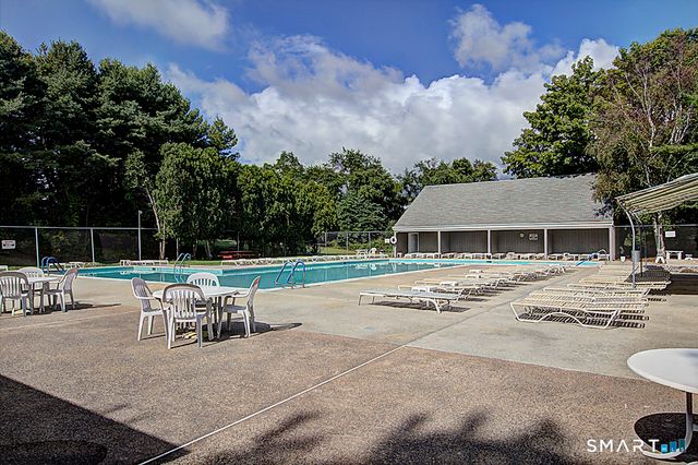 19 Hampton Park 19, Branford, CT 06405