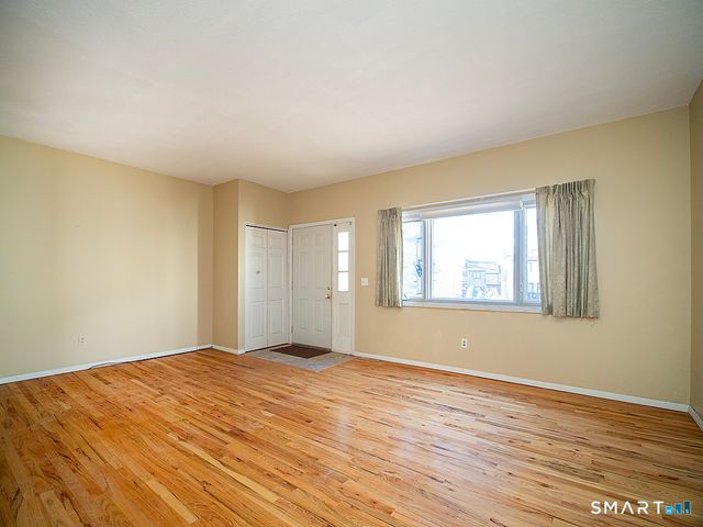 19 Hampton Park 19, Branford, CT 06405