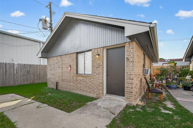 8814 Manus Street 1-11, Houston, TX 77093