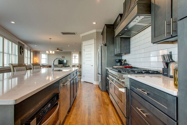 446 37th Ave, N, Nashville, TN 37209