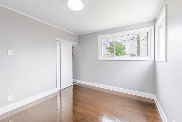 4677 W 84th Place, Chicago, IL 60652