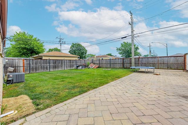 4677 W 84th Place, Chicago, IL 60652