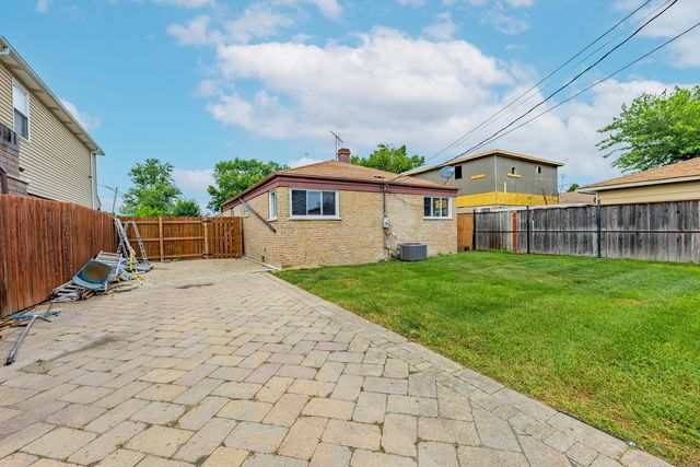 4677 W 84th Place, Chicago, IL 60652