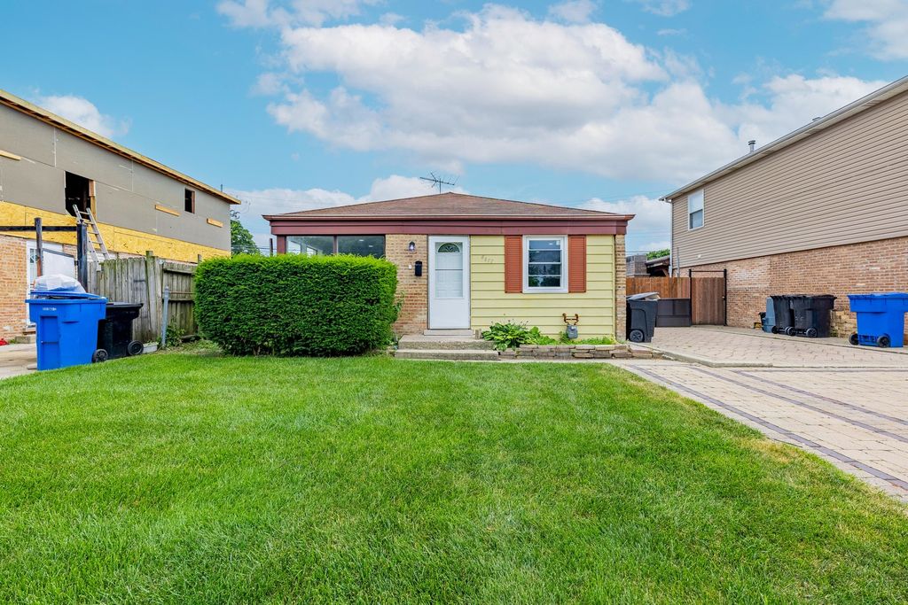 4677 W 84th Place, Chicago, IL 60652