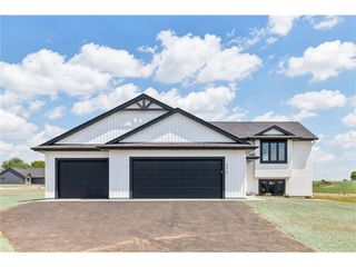 883 N Grant Street, Ellsworth, WI 54011