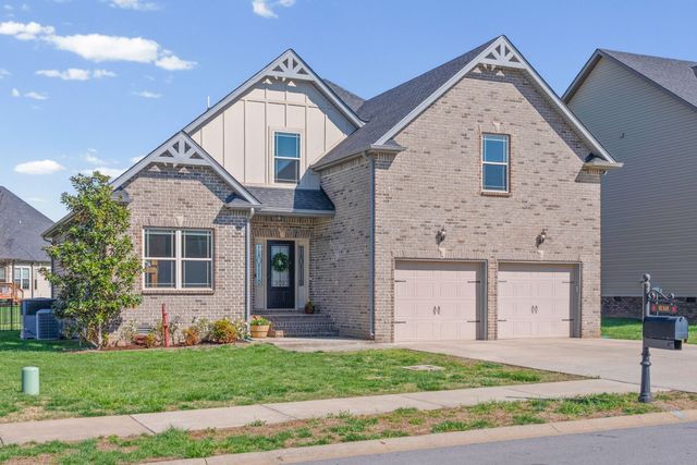 1138 N Ja Tate Dr, Clarksville, TN 37043