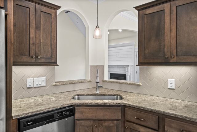 1138 N Ja Tate Dr, Clarksville, TN 37043