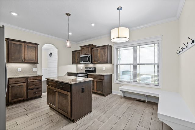1138 N Ja Tate Dr, Clarksville, TN 37043