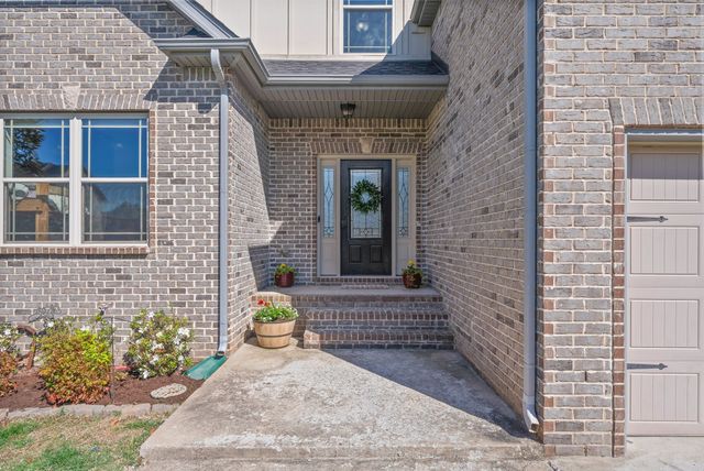 1138 N Ja Tate Dr, Clarksville, TN 37043