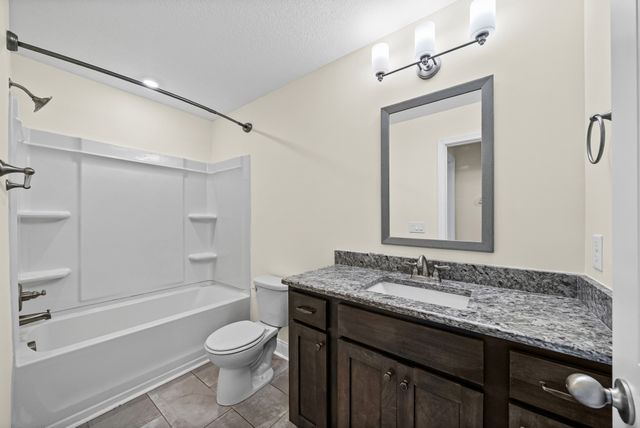 1138 N Ja Tate Dr, Clarksville, TN 37043