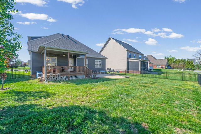 1138 N Ja Tate Dr, Clarksville, TN 37043