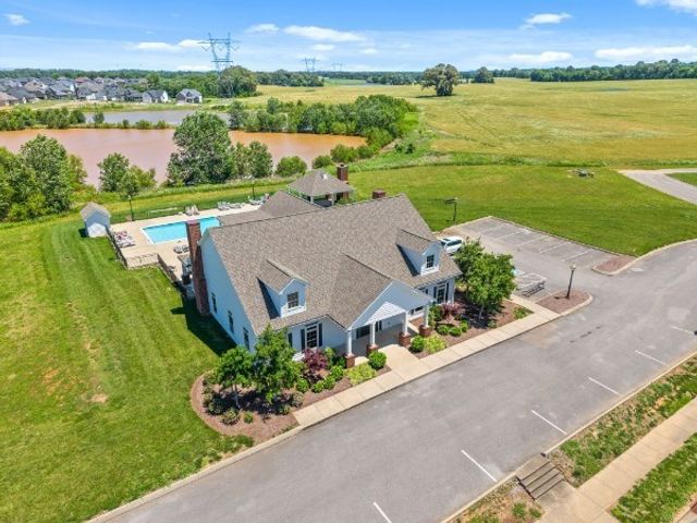1138 N Ja Tate Dr, Clarksville, TN 37043
