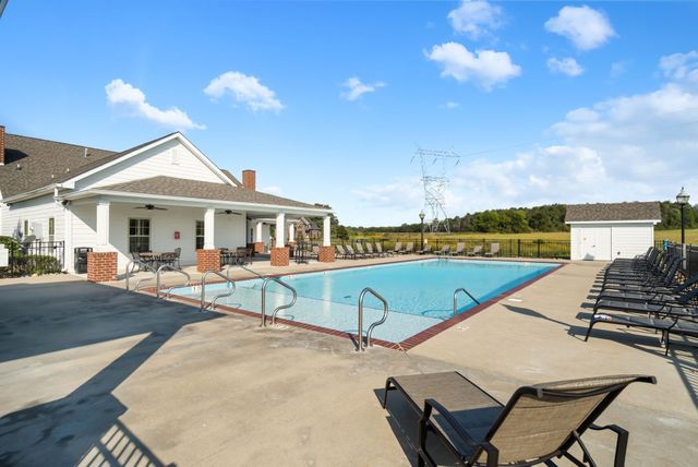 1138 N Ja Tate Dr, Clarksville, TN 37043