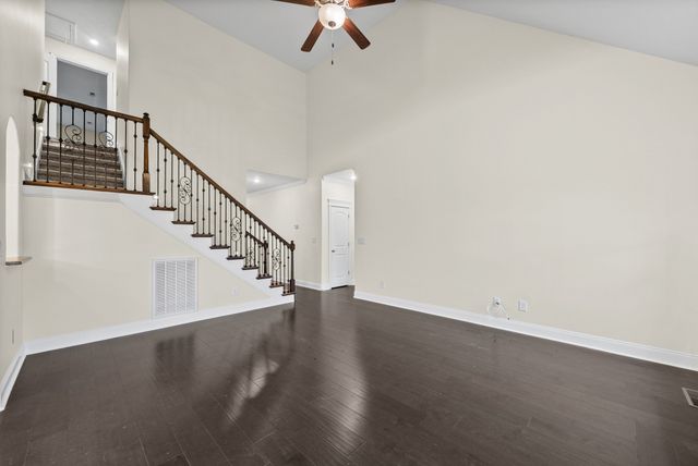 1138 N Ja Tate Dr, Clarksville, TN 37043