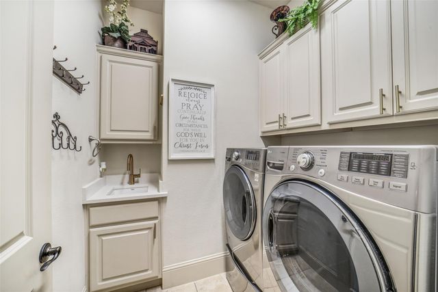 18 Windsor Court, Houston, TX 77055