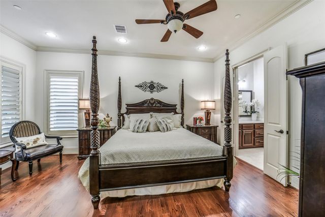 18 Windsor Court, Houston, TX 77055