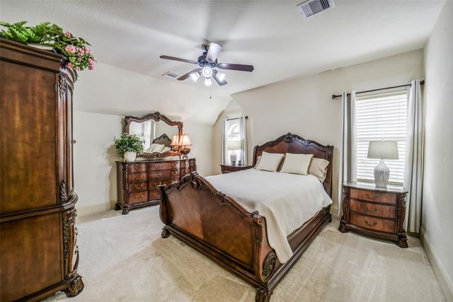 18 Windsor Court, Houston, TX 77055