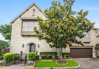 18 Windsor Court, Houston, TX 77055