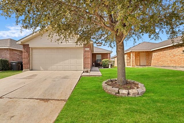 8925 Sun Haven Way, Fort Worth, TX 76244