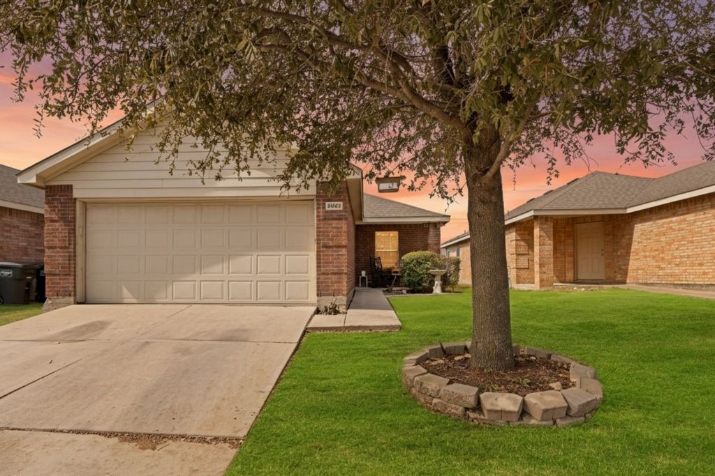 8925 Sun Haven Way, Fort Worth, TX 76244