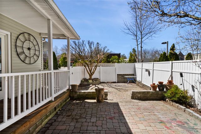 13 Lenox Place, Mount Kisco, NY 10549