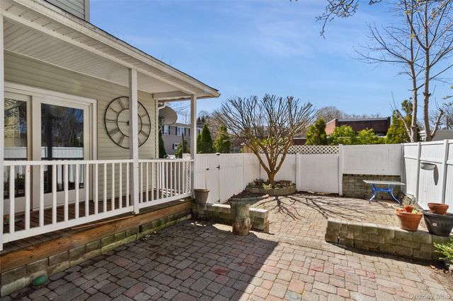 13 Lenox Place, Mount Kisco, NY 10549