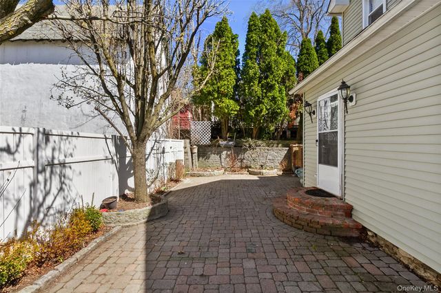13 Lenox Place, Mount Kisco, NY 10549