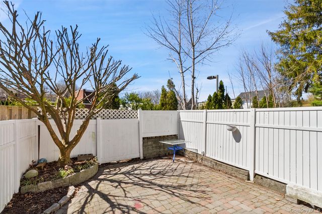 13 Lenox Place, Mount Kisco, NY 10549