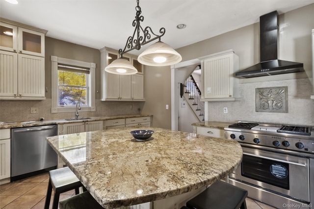 13 Lenox Place, Mount Kisco, NY 10549