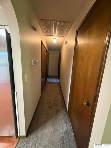 14421 Weir Plaza, Omaha, NE 68137