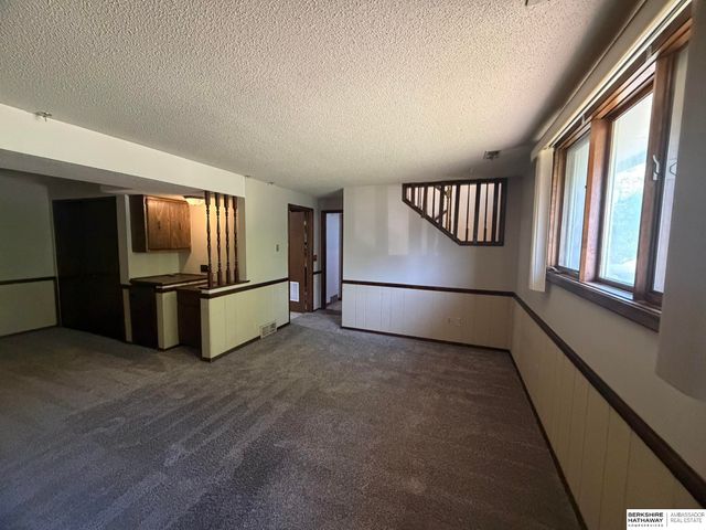 14421 Weir Plaza, Omaha, NE 68137